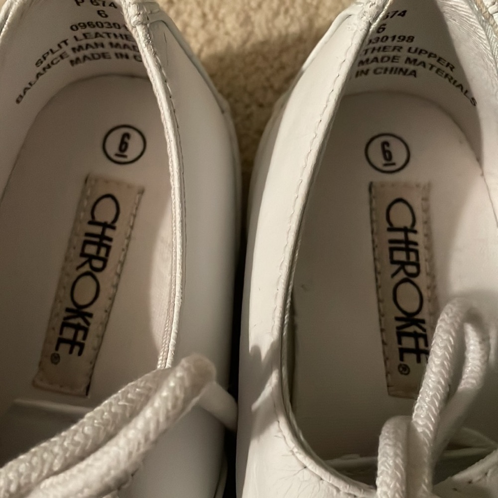 CHEROKEE-Women’s sneaker NWOT - Picture 3 of 6